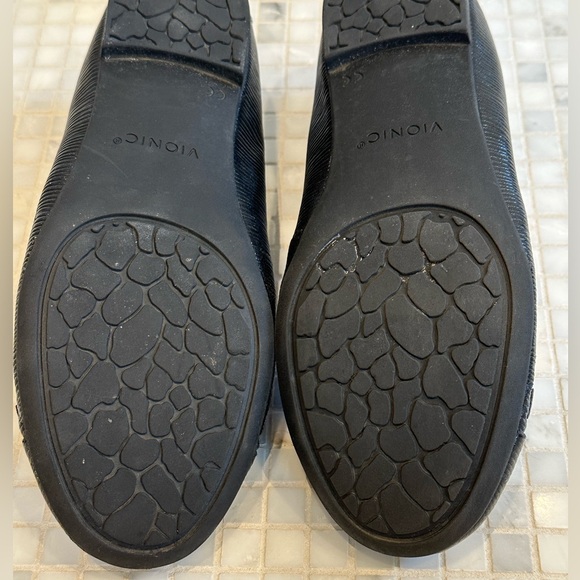 Vionic Black Leather Amorie Ballet Flat Retired with Arch Support - Picture 8 of 11